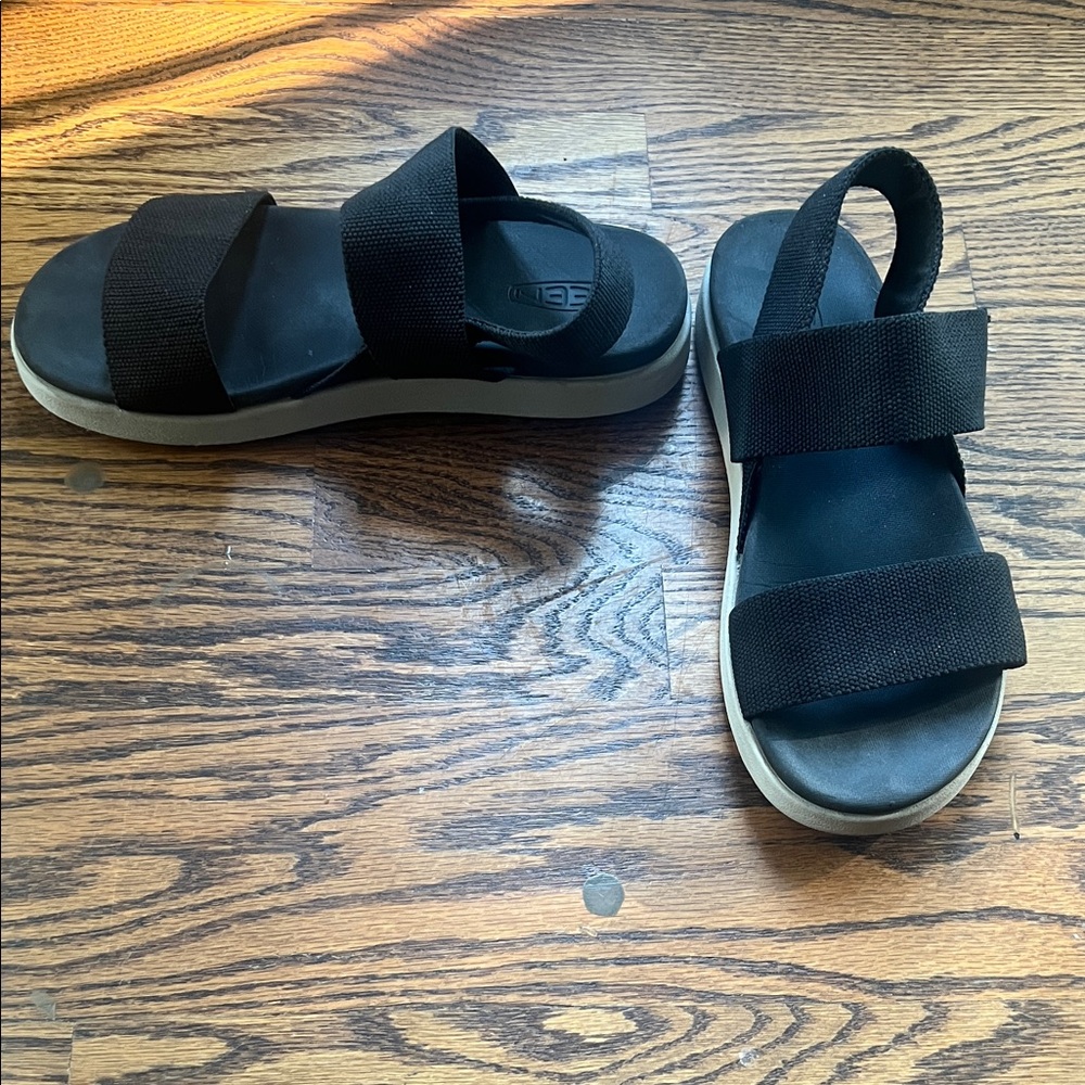 Good🎉 condition KEEN Elle backstrap sandal, size 8 - Picture 2 of 8